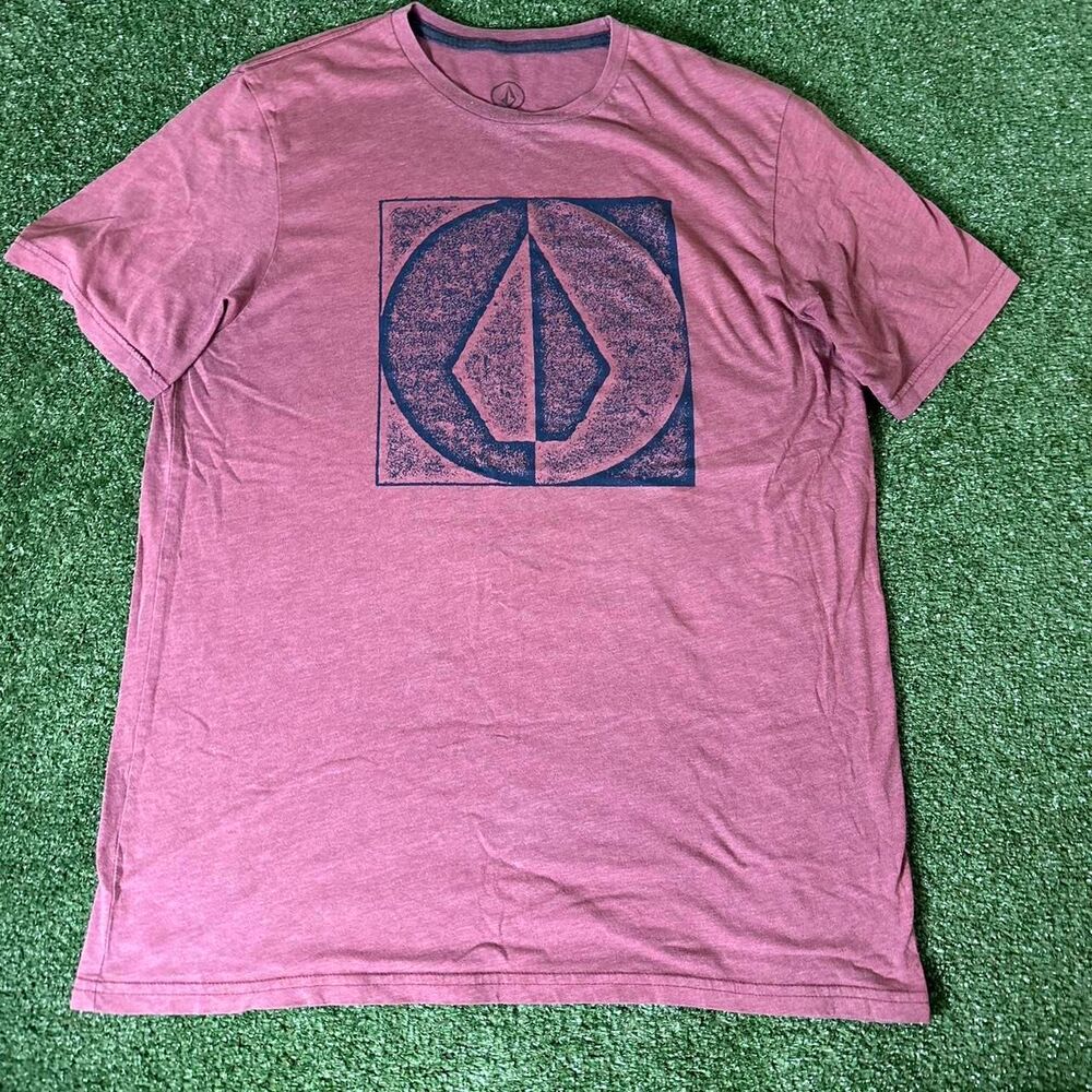 Volcom Men's Burgundy and Red T-shirt